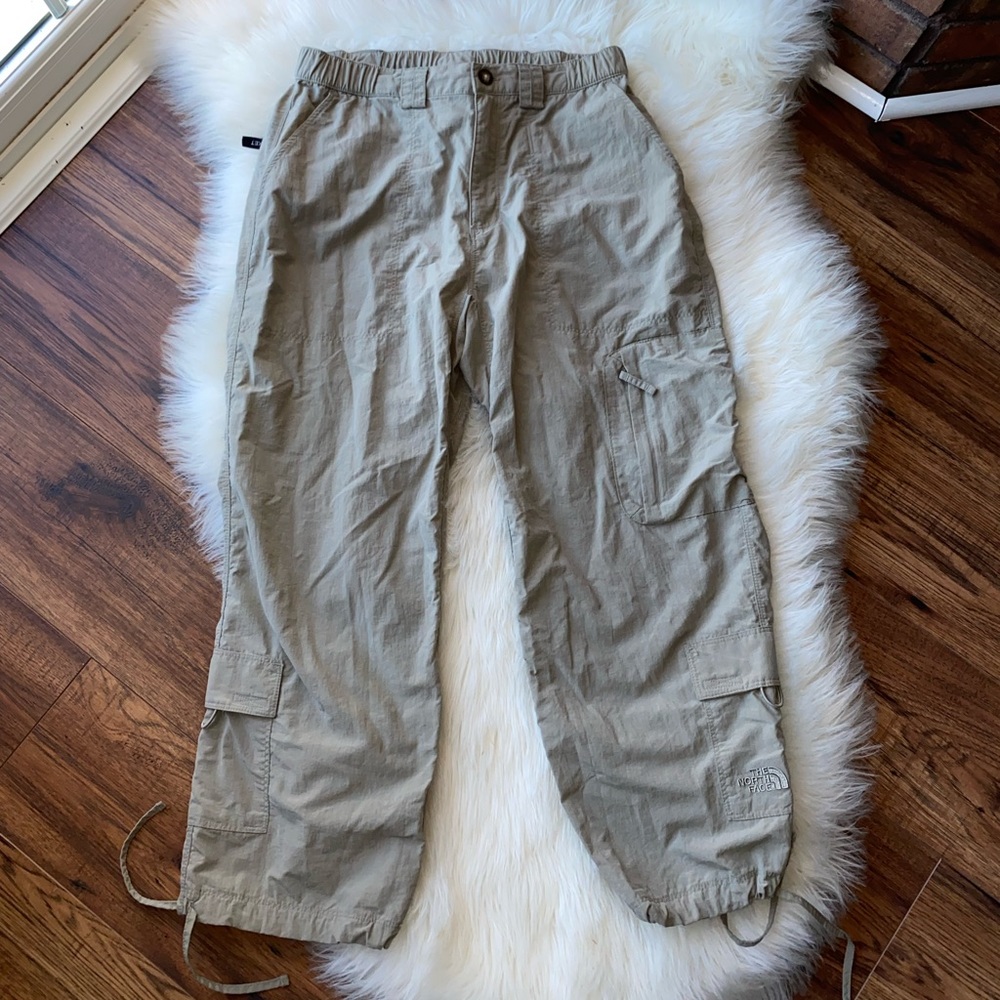 North Face Khaki Hiking Cargo Cropped Capri Pants